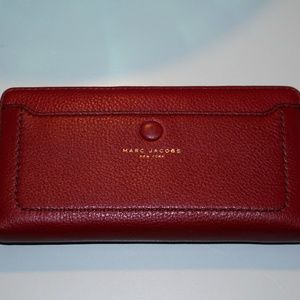 NWT- Marc Jacobs Leather Zip Wallet